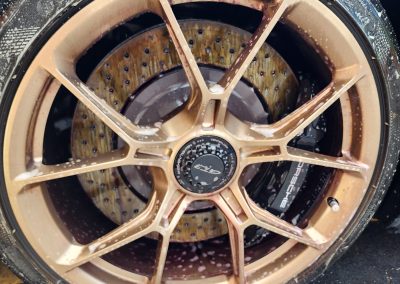 Porsche GT3 wheel cleaning